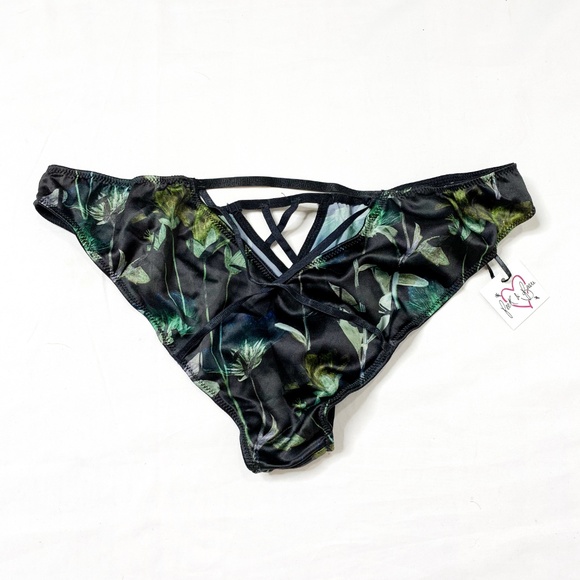 PEEK & BEAU Dark Mixed Floral String Bottom - Picture 6 of 7